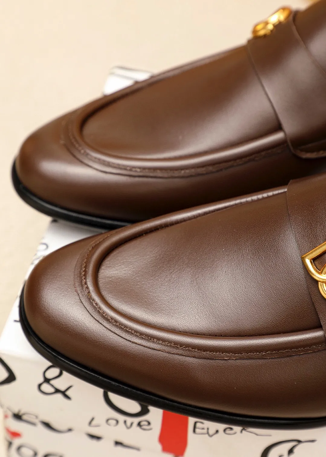 Men's clothing and shoes 💰480 💐DG top quality🔍🔍men's new leather shoes🚹sold at the same time at counters⚠The uppers are calfskin uppers imported from Italy, all imported cow🐂leather lining + classic hardware buckles, completely 1⃣️to 1⃣️reproduction🇮🇹💪💪, ⚠shoes Bottom: The original factory specially provides the original bottom, the exclusive movable molded bottom is super comfortable, ⚠Original factory goods, 🔍🔍high quality, you can enter and leave the counter at will, welcome to compare ⚠Code number: 38-44 (45.46🉑️Customized)